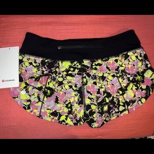 Lululemon Speed up shorts size 4 2.5”